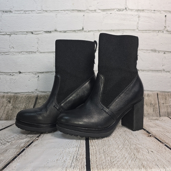 Nakedfeet Black Leather & Knit Chunky Ankle Boot Womens Size 8.5 - Picture 1 of 13